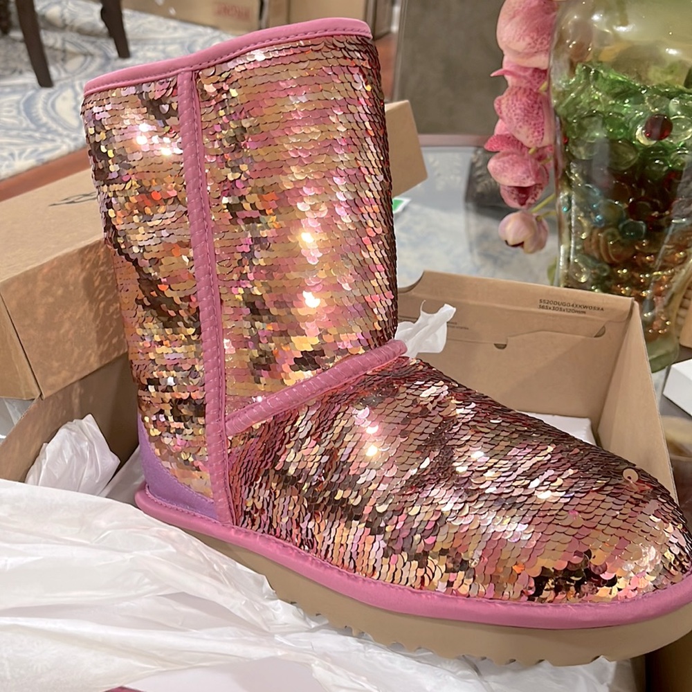 UGGS